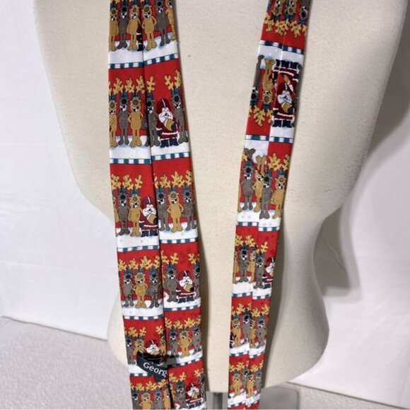 5/$25 George Christmas Santa Reindeer Festive Tie - Picture 6 of 9